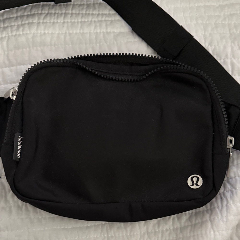 lululemon athletica Black Belt Bag - Picture 5 of 5